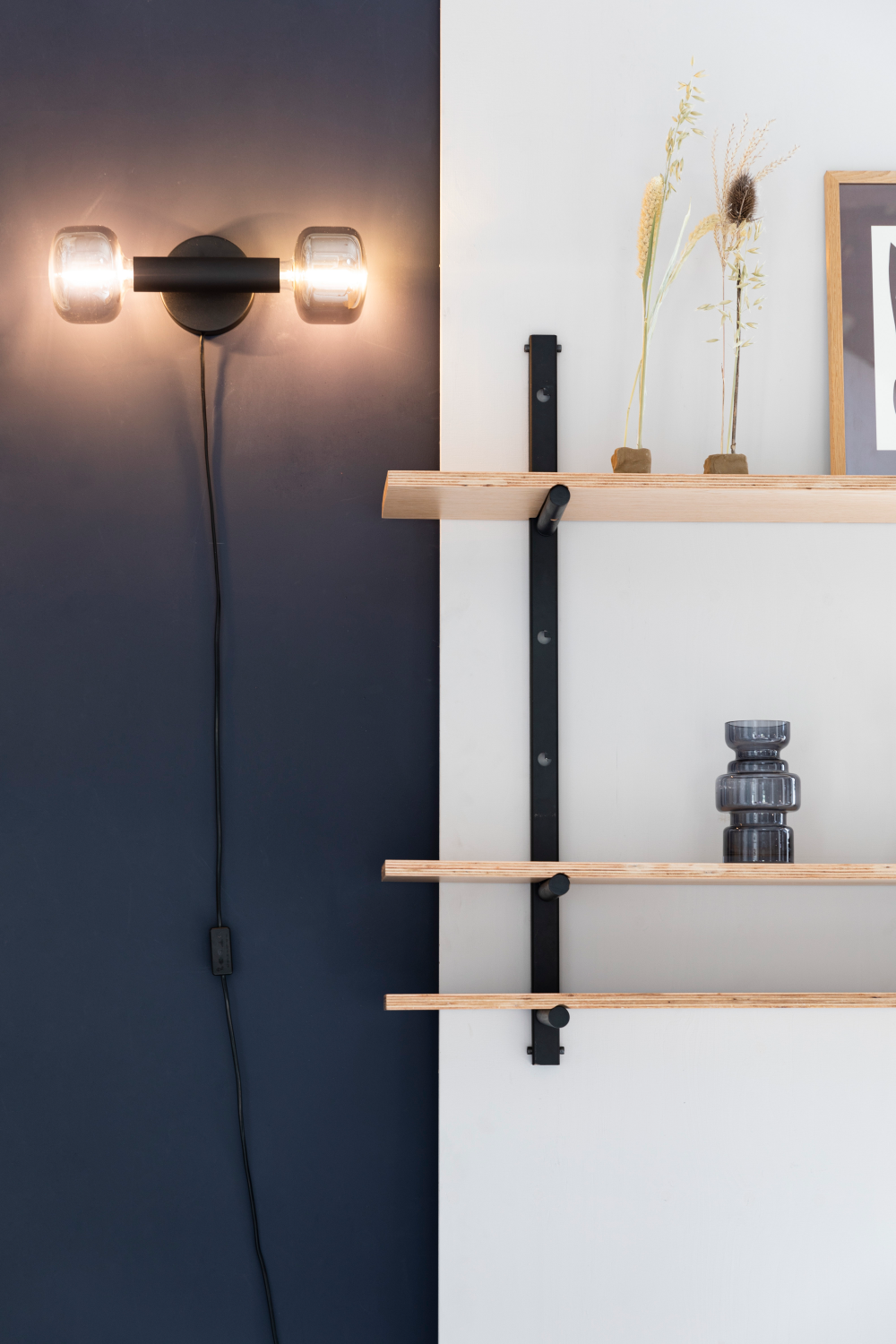 Black Industrial Wall Lamp | Zuiver Hawk | OROA.com