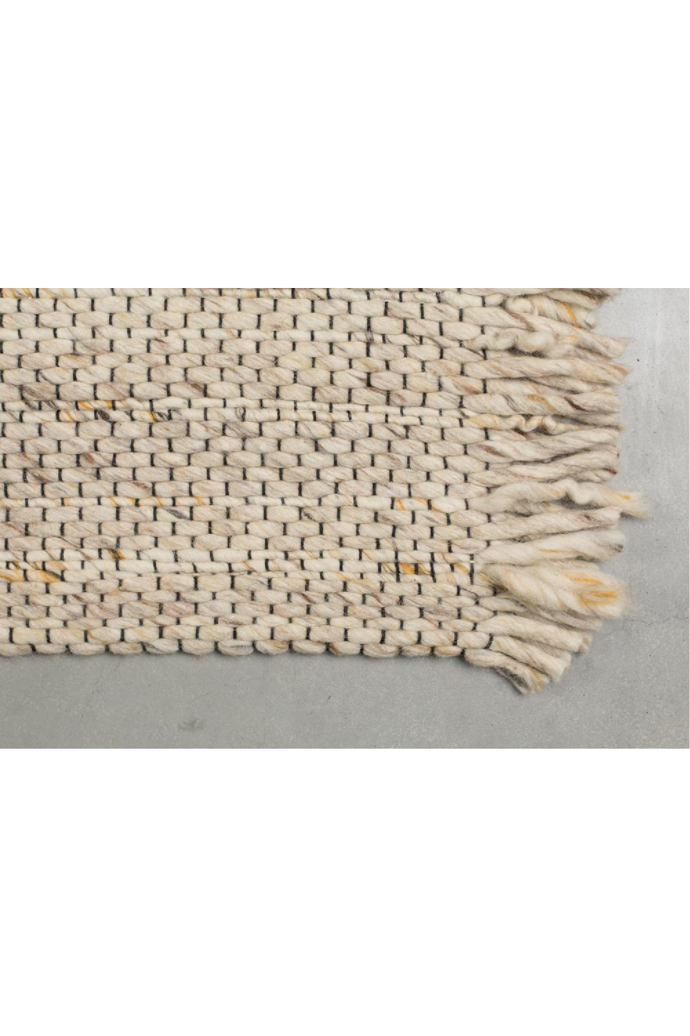 Handwoven Woolen Strands Carpet 5' x 8' | Zuiver Frills | Oroa.com