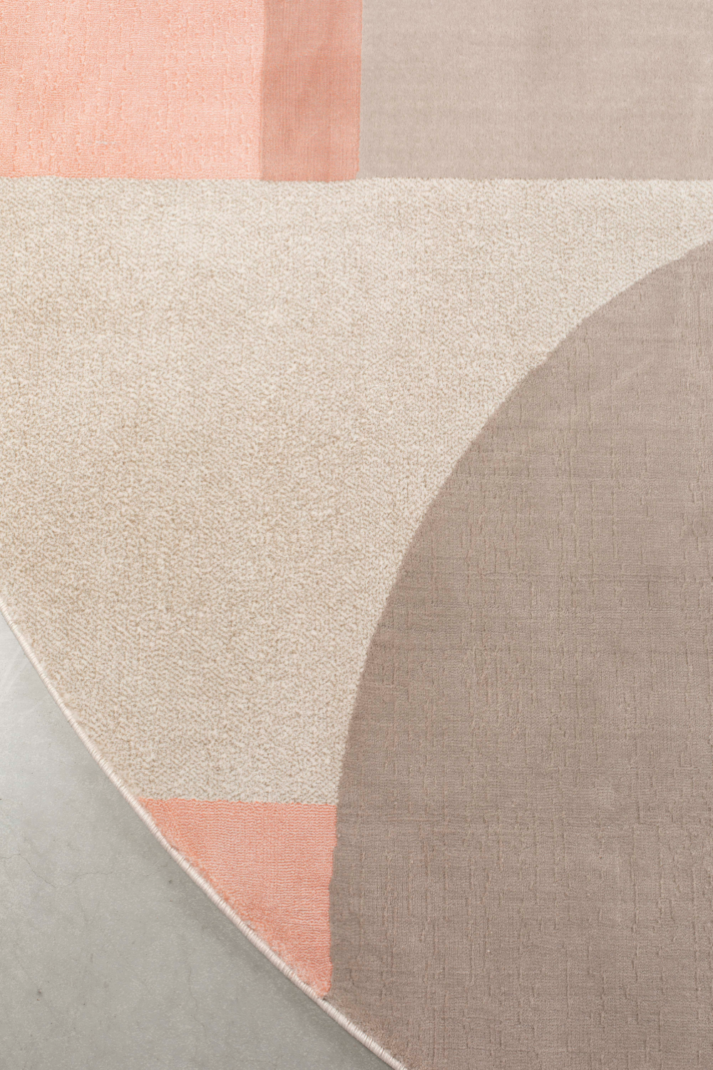 Geometric Pattern Seamless Carpet 7' | Zuiver Hilton | OROA.com