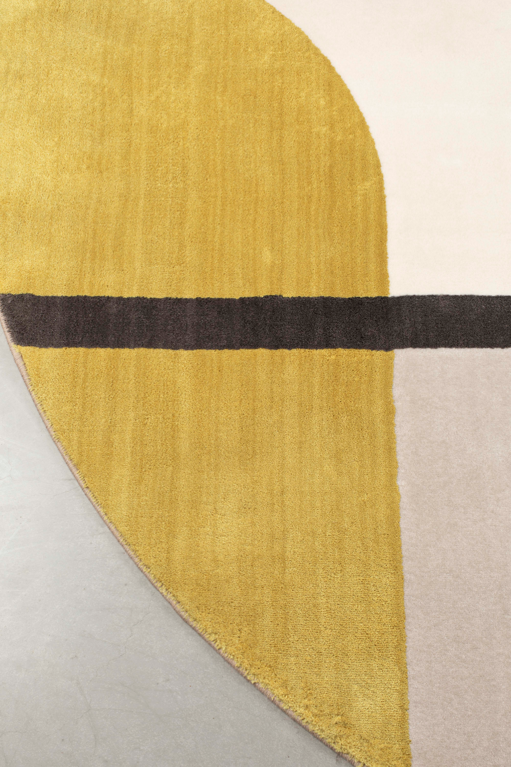 Geometric Pattern Seamless Carpet 7' | Zuiver Hilton | OROA.com