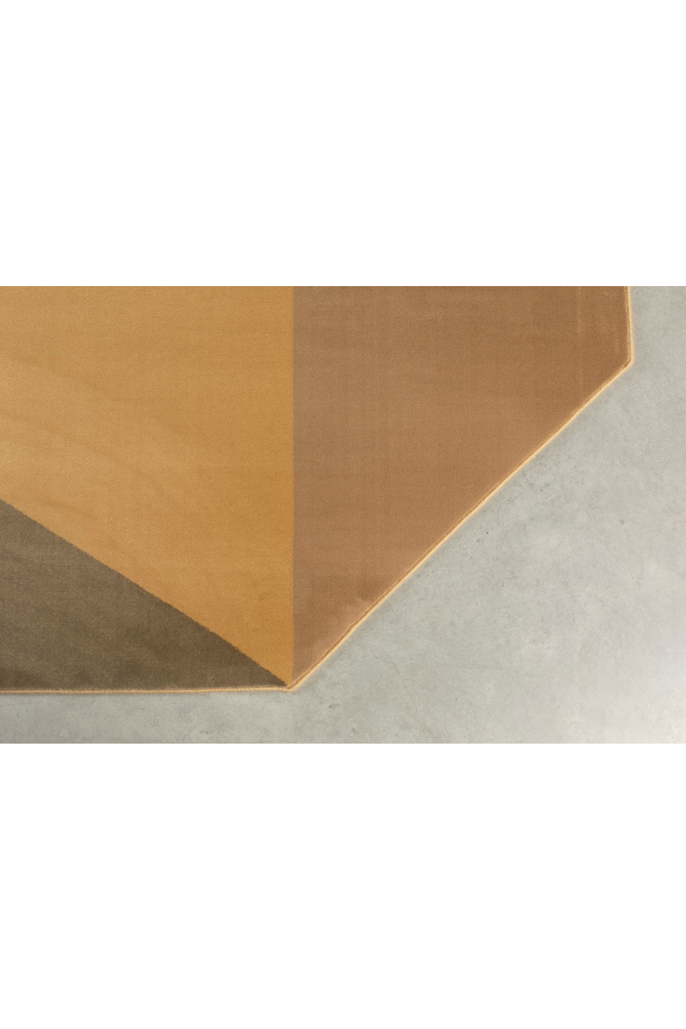 Brown Geometrical Modern Carpet | Zuiver Harmony | OROA.com