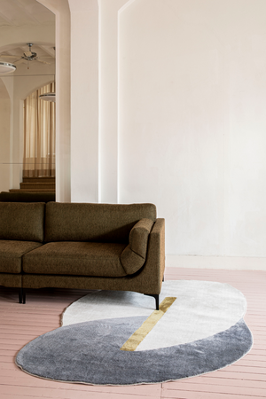 Organic Shaped Woven Rug 5' x 8' | Zuiver Phila | OROA.com