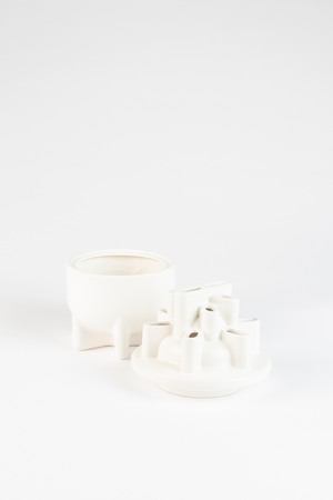 White Ceramic Modern Vase | Zuiver Bassin | OROA.com
