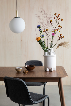 White Ceramic Modern Vase | Zuiver Bassin | OROA.com