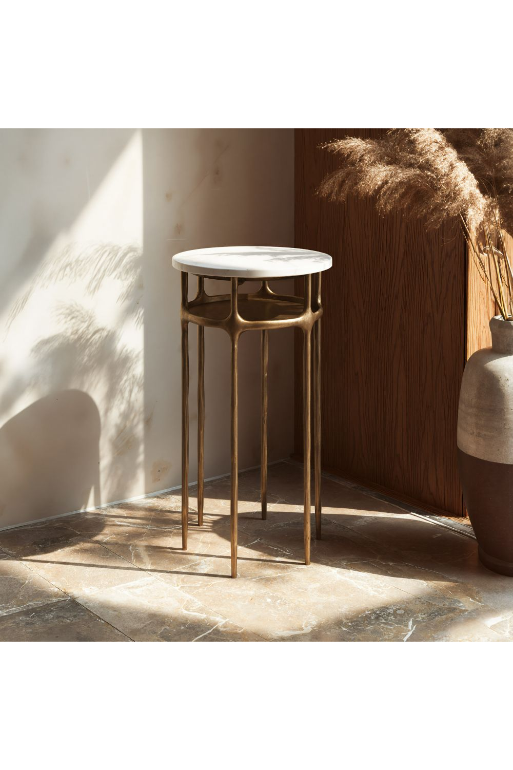 Brass Framed Marble Side Table | OROA Modern Bild | Oroa.com