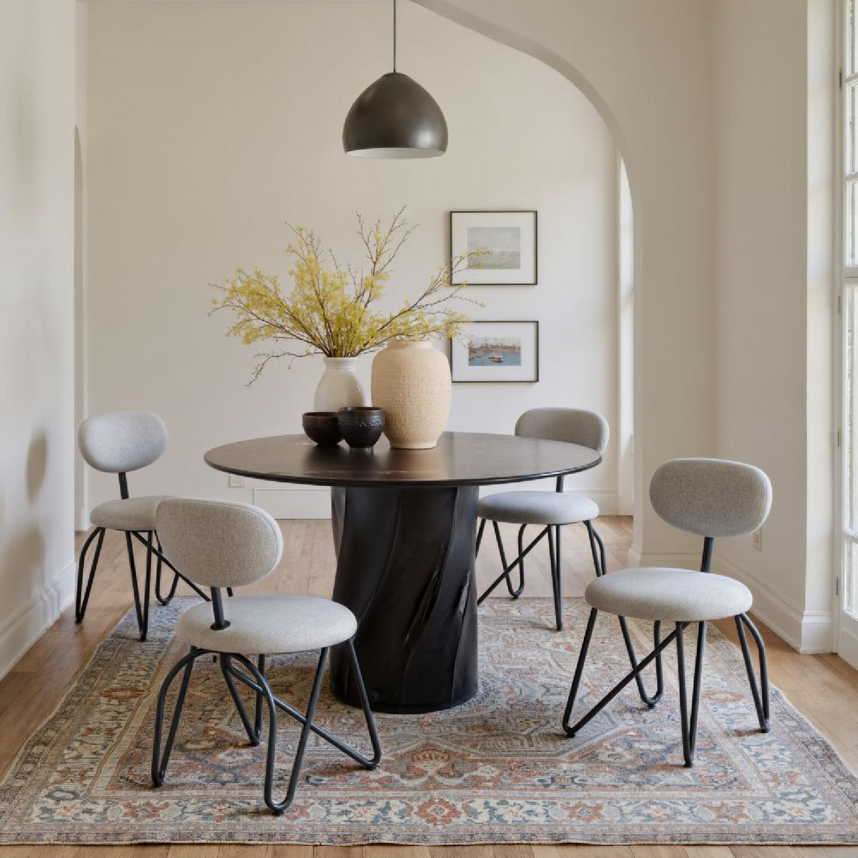   Black Wooden Round Dining Table | Oroa.com