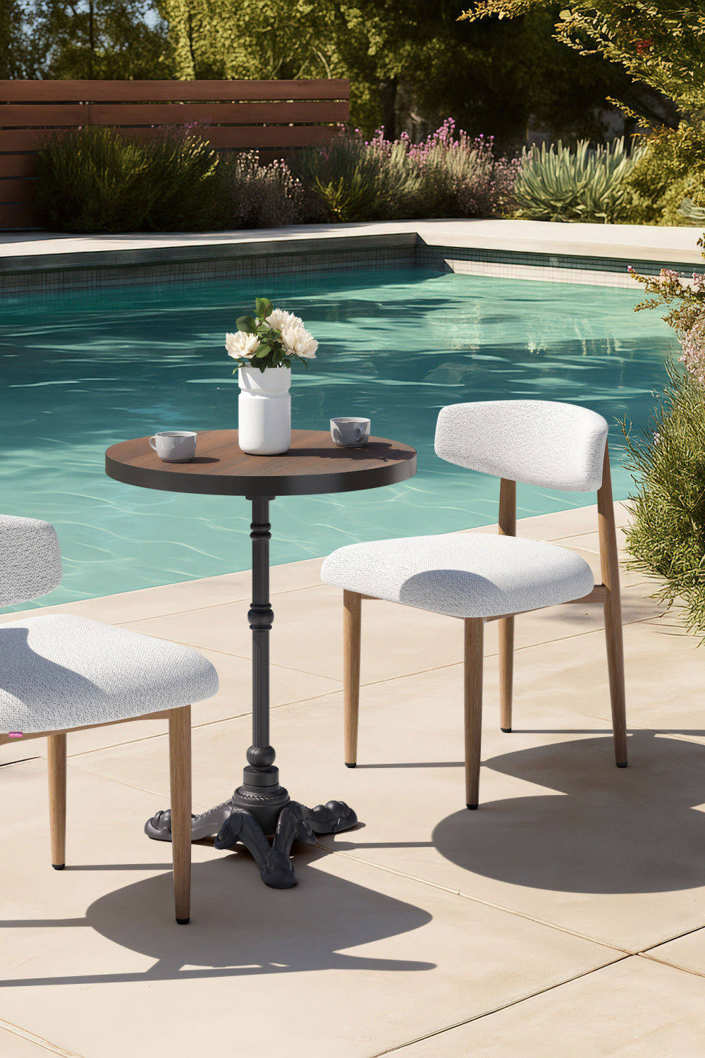   White Padded Outdoor Dining Chair | Oroa.com