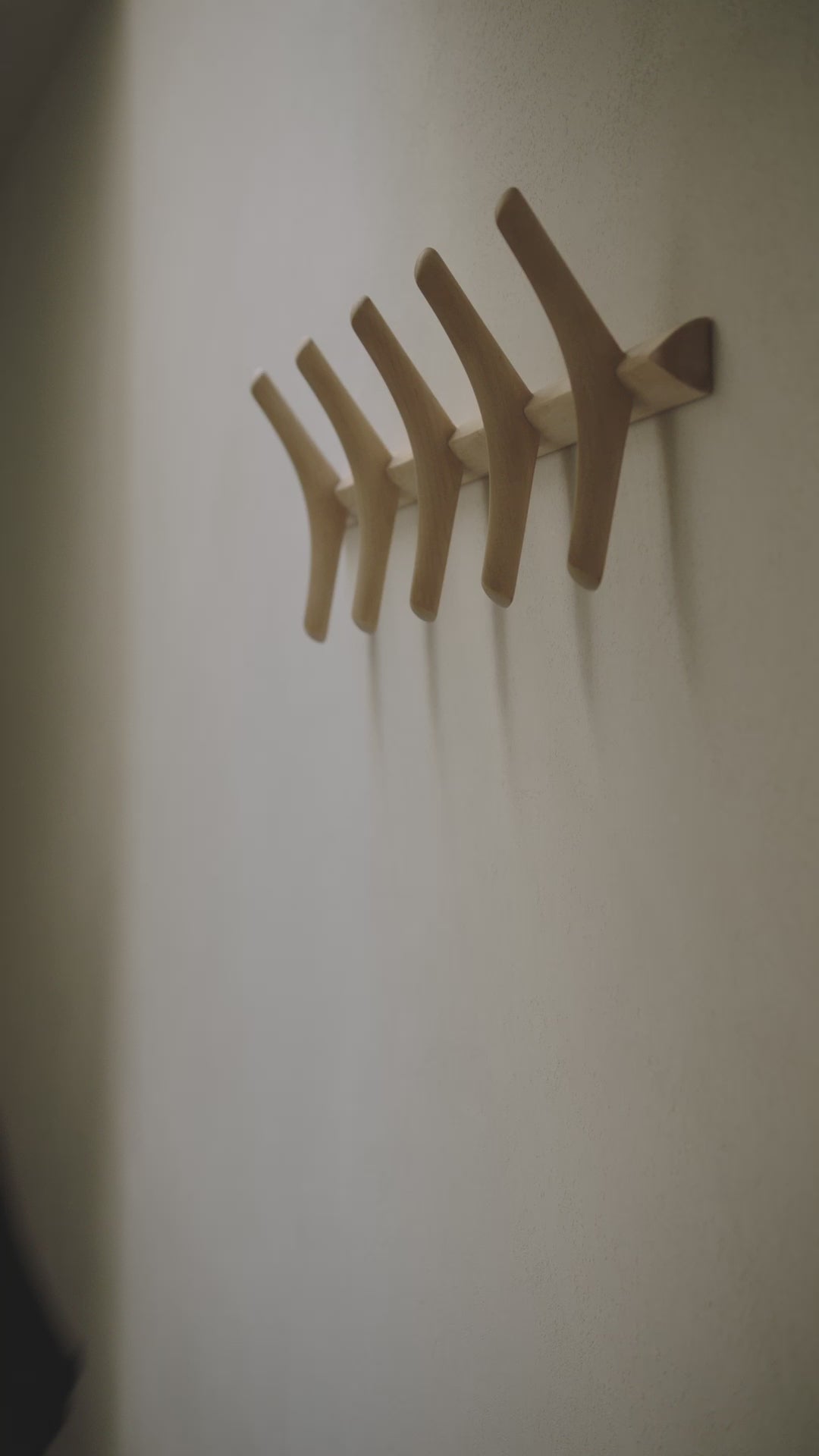 Mahogany Wall Coat Rack | Ethnicraft PI | Oroa.com