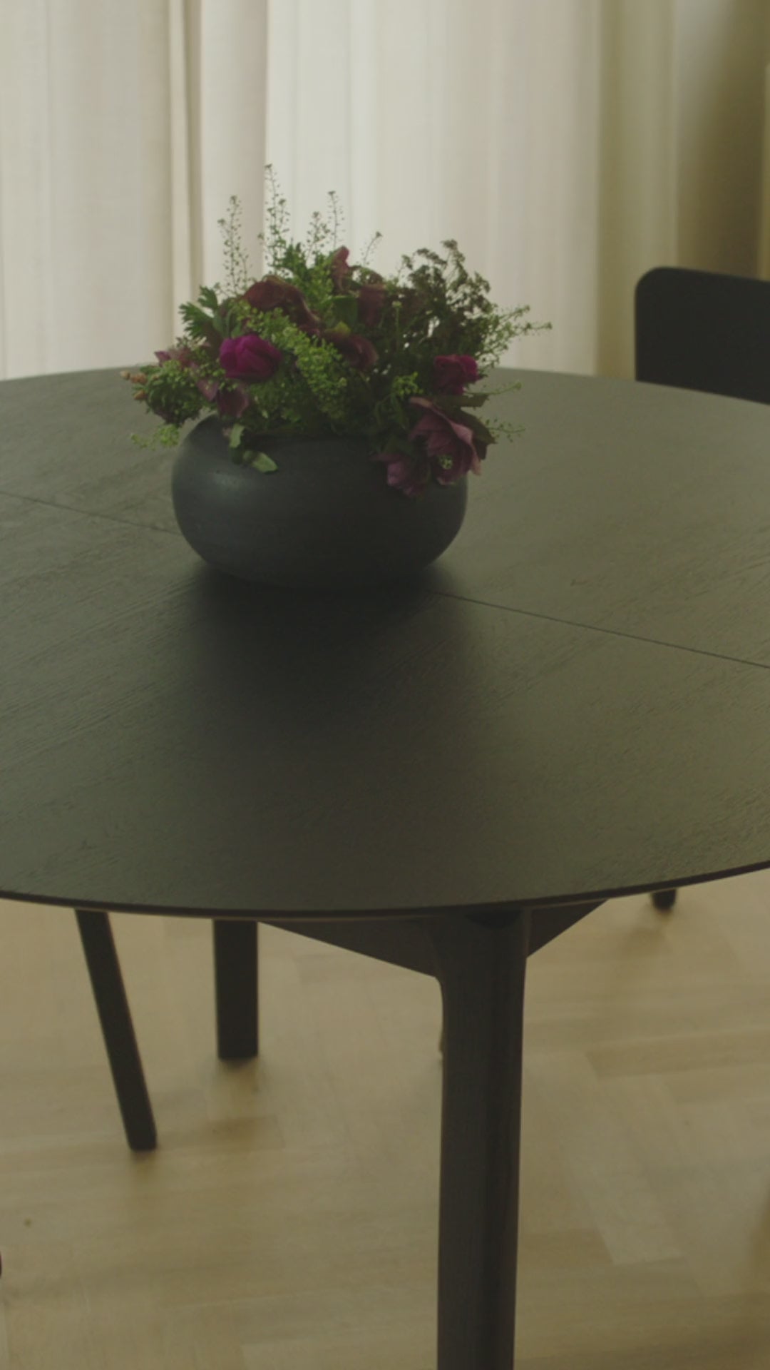 Oak Extendable Round Dining Table | Ethnicraft Bok | Oroa.com