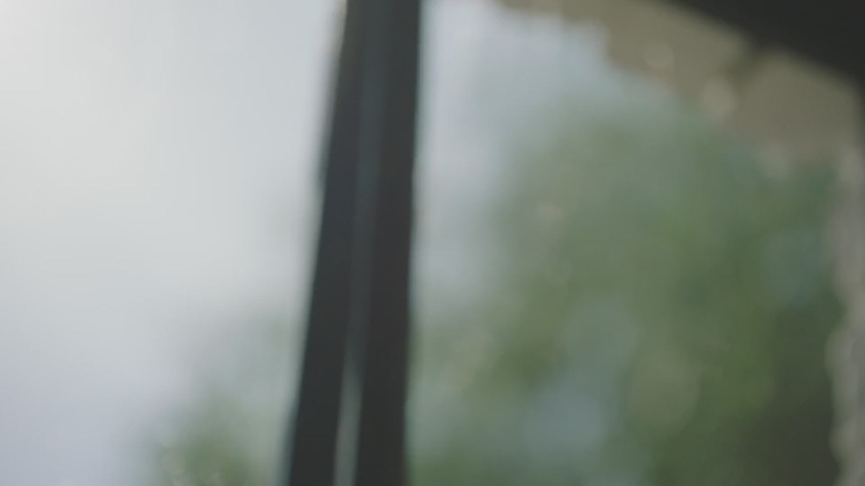 Brown Mahogany Dining Table | Ethnicraft Roller Max | Oroa.com