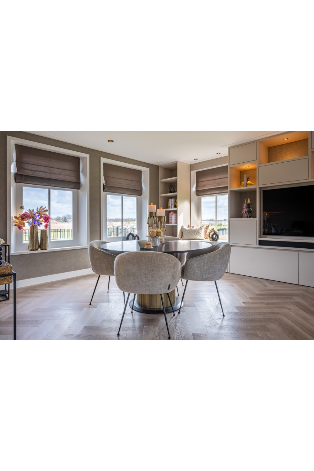 Modern Pedestal Dining Table | Richmond Interiors Ironville | Oroa.com