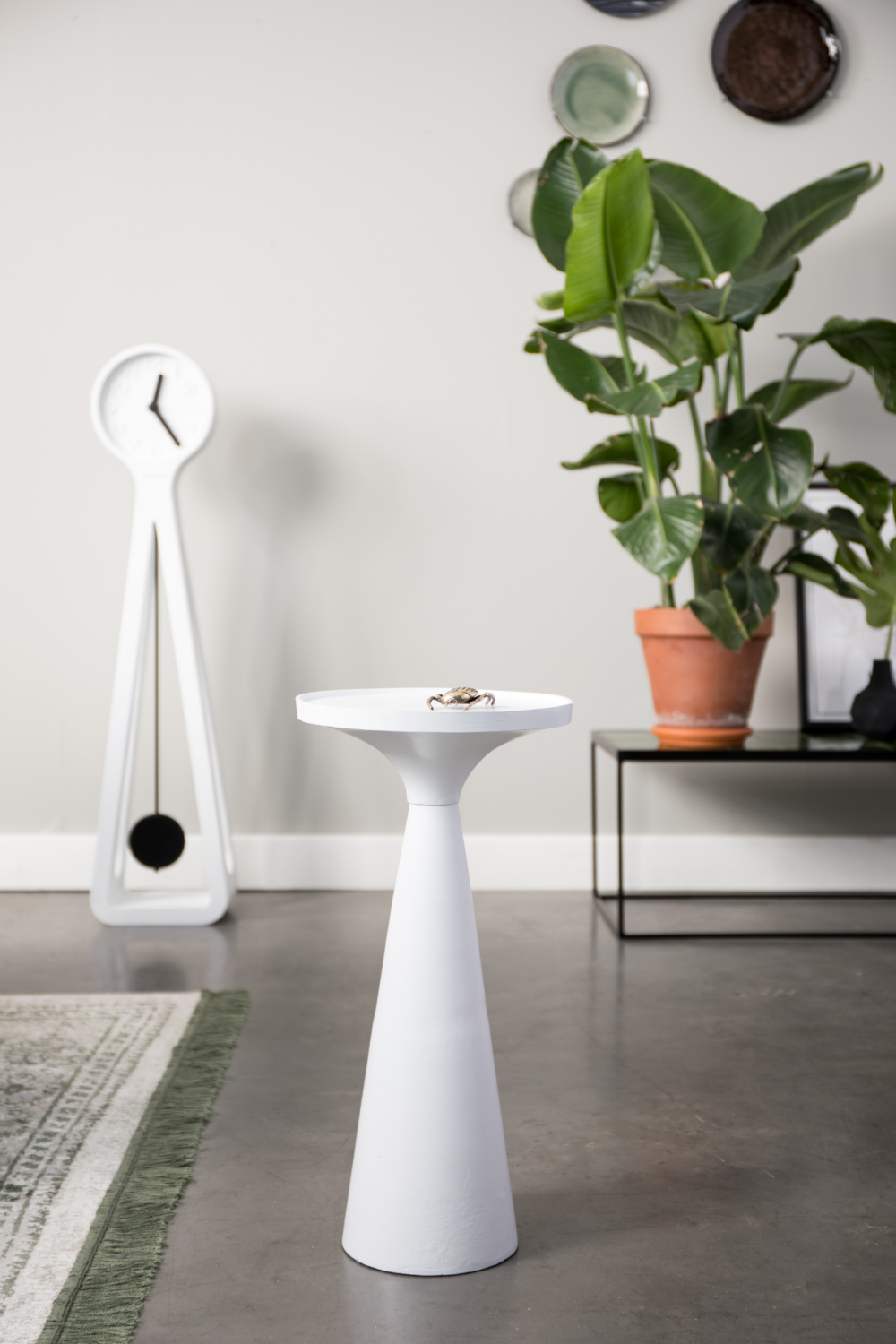   Cast Aluminum Side Table | Oroa.com