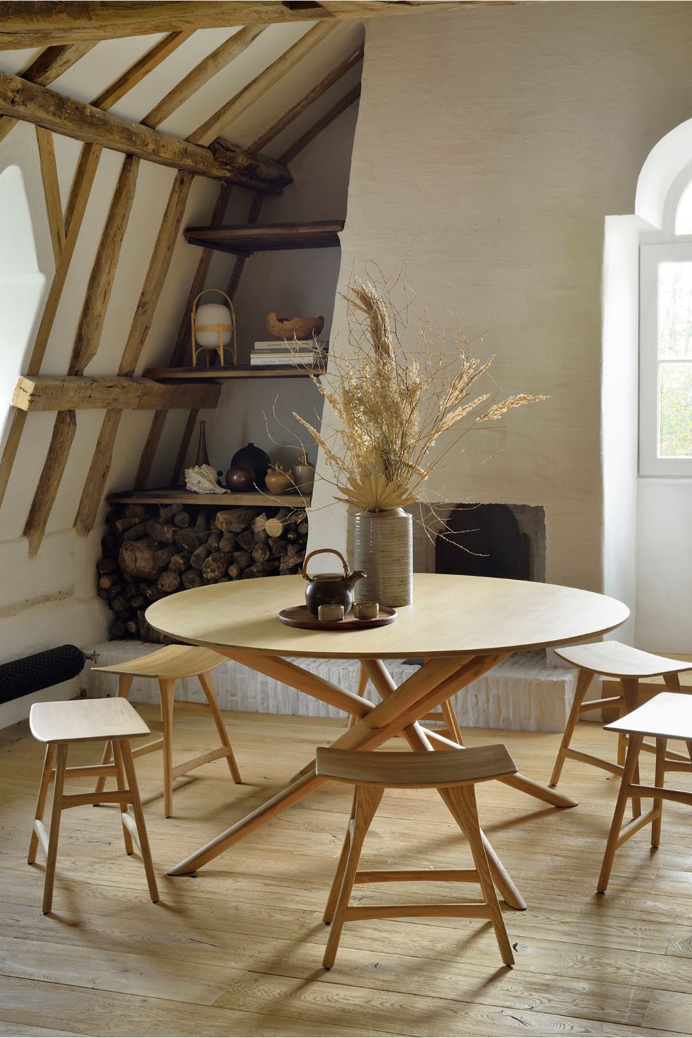 Round Dining Table | Ethnicraft Mikado | OROA