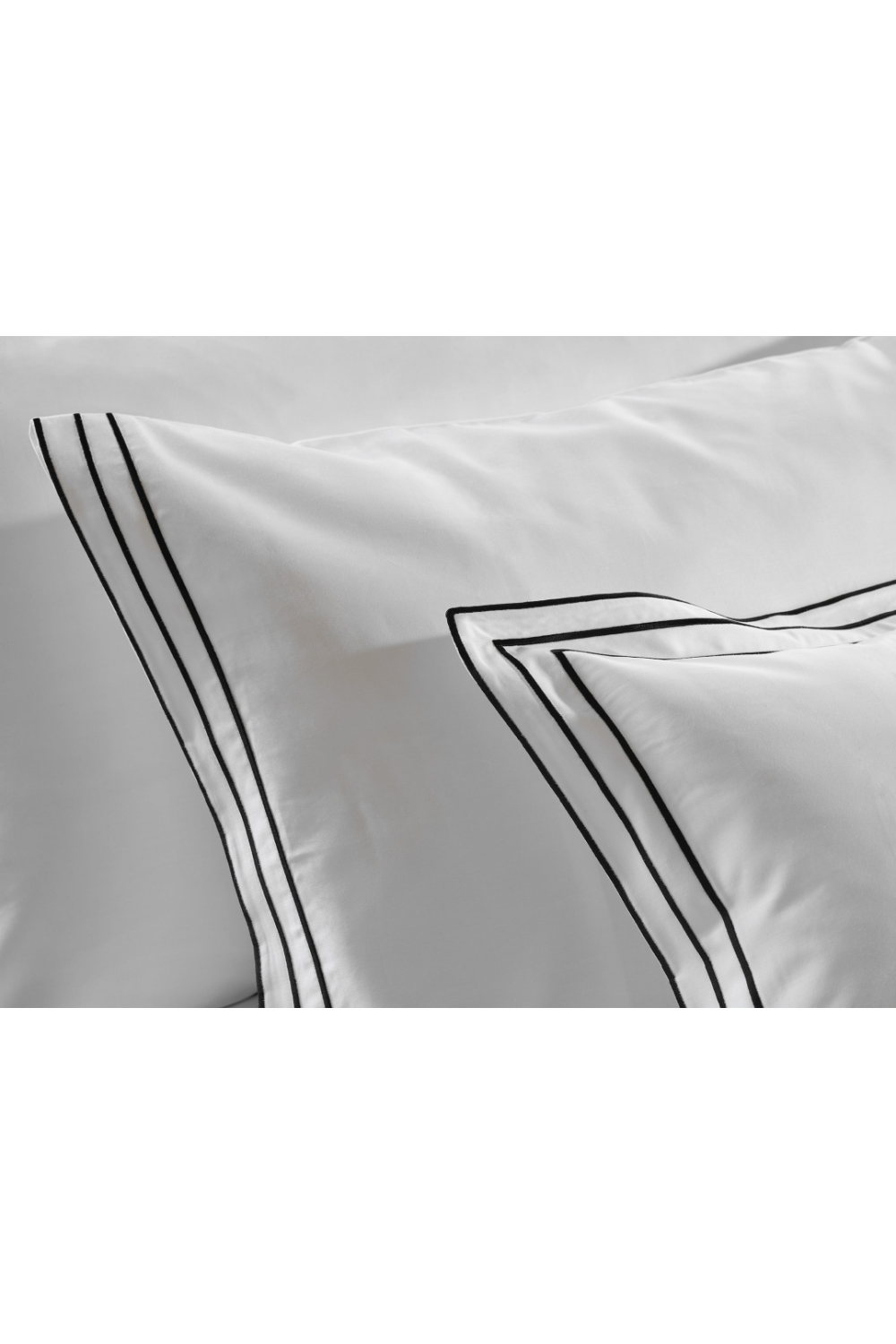 430TC Cotton Sateen Pillowcase Set | Amalia Home Alba | Oroa.com