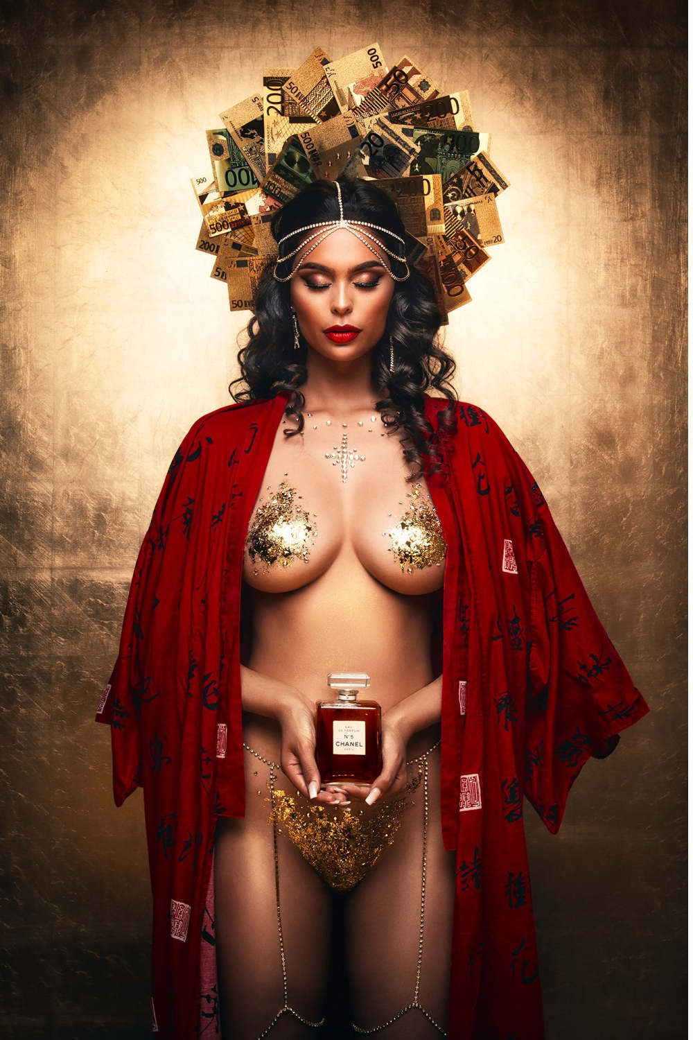 Female Model Photographic Artwork | Andrew Martin Perfumed Queen | Oroa.com