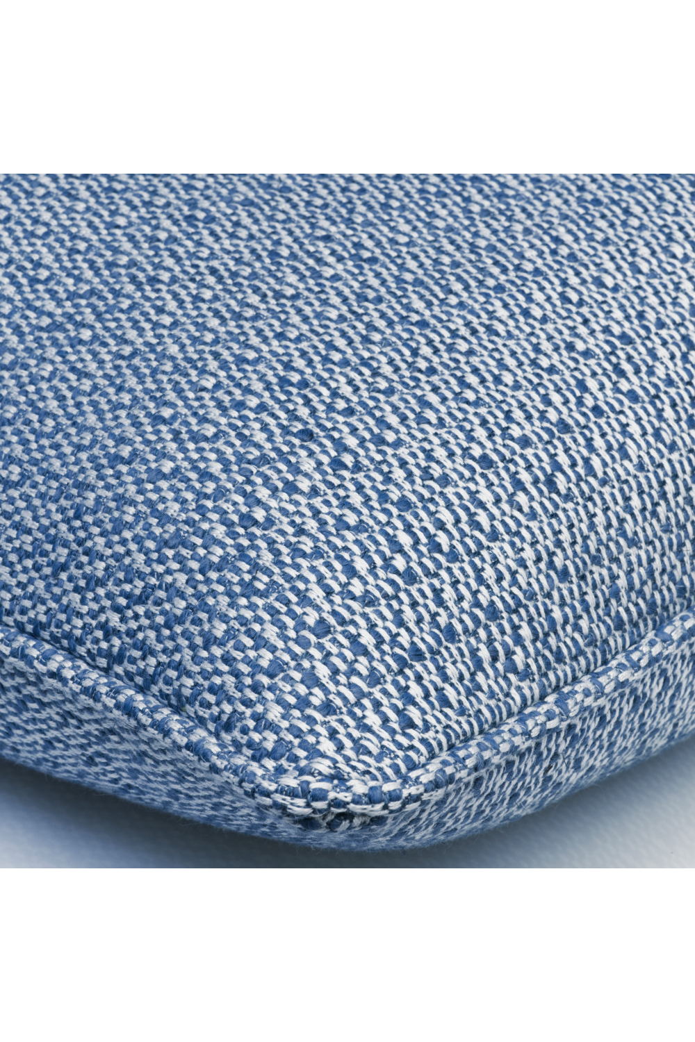 Linen Weave Cushion | Andrew Martin Ravello | Oroa.com