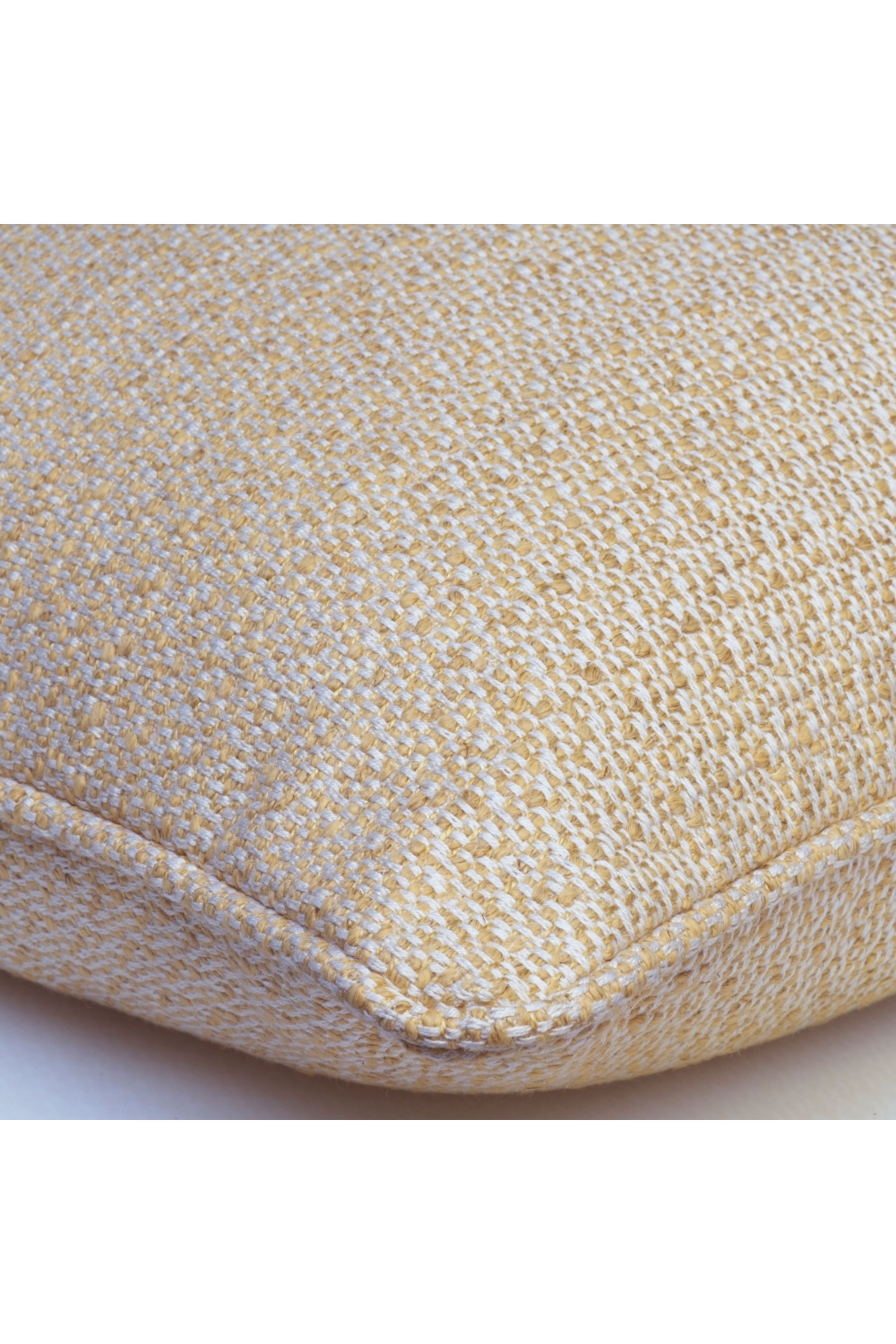 Linen Weave Cushion | Andrew Martin Ravello | Oroa.com