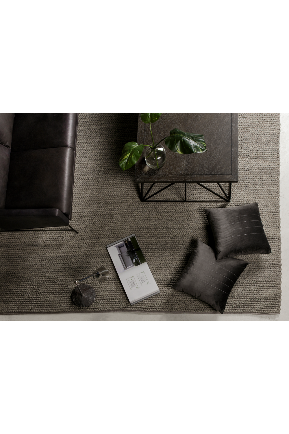 Black Leather Sofa | Andrew Martin Vanessa | Oroa.com