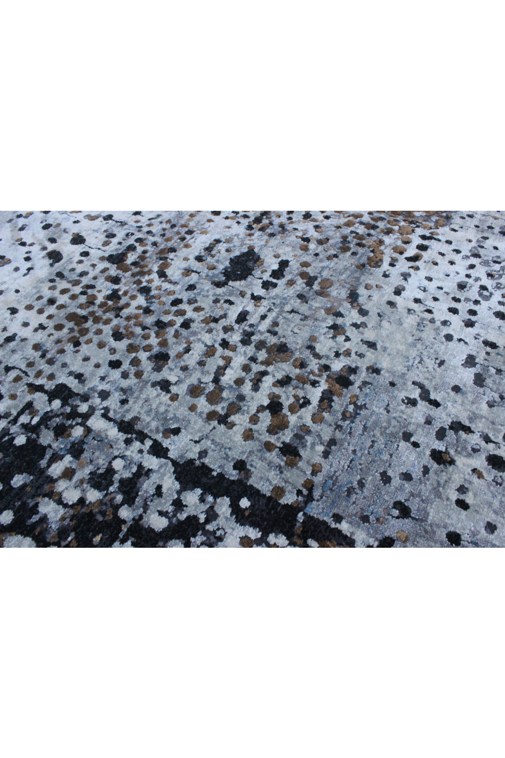 Abstract Patterned Persian Rug | Andrew Martin Laila | Oroa.com