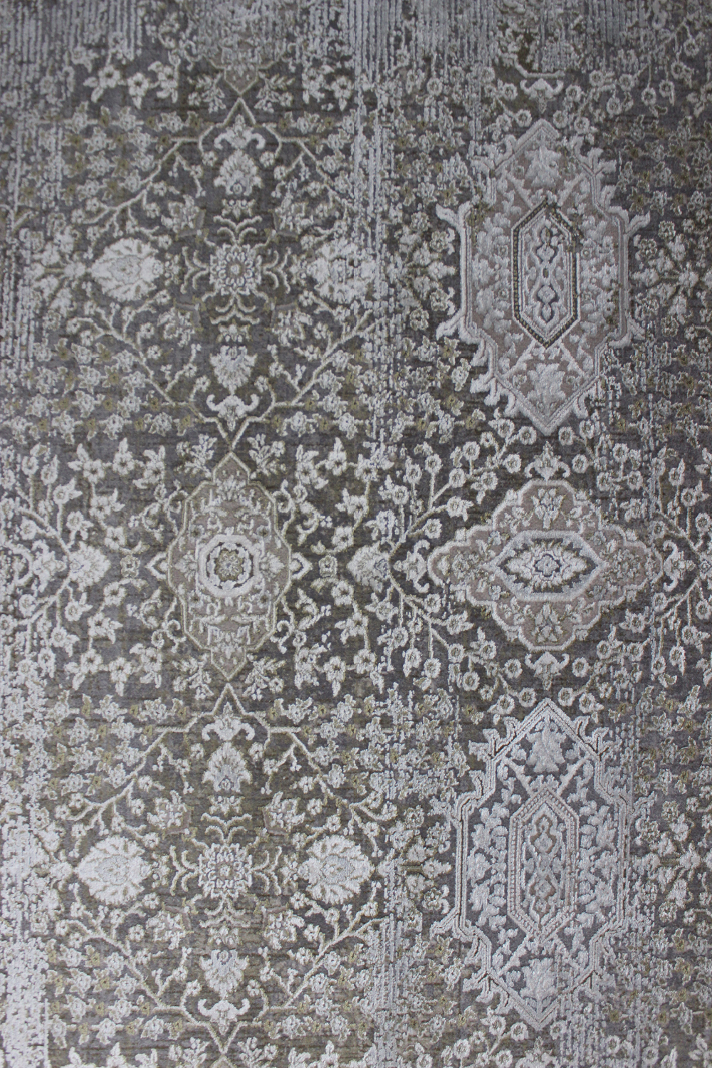 Floral Patterned Persian Rug | Andrew Martin Sara | Oroa.com