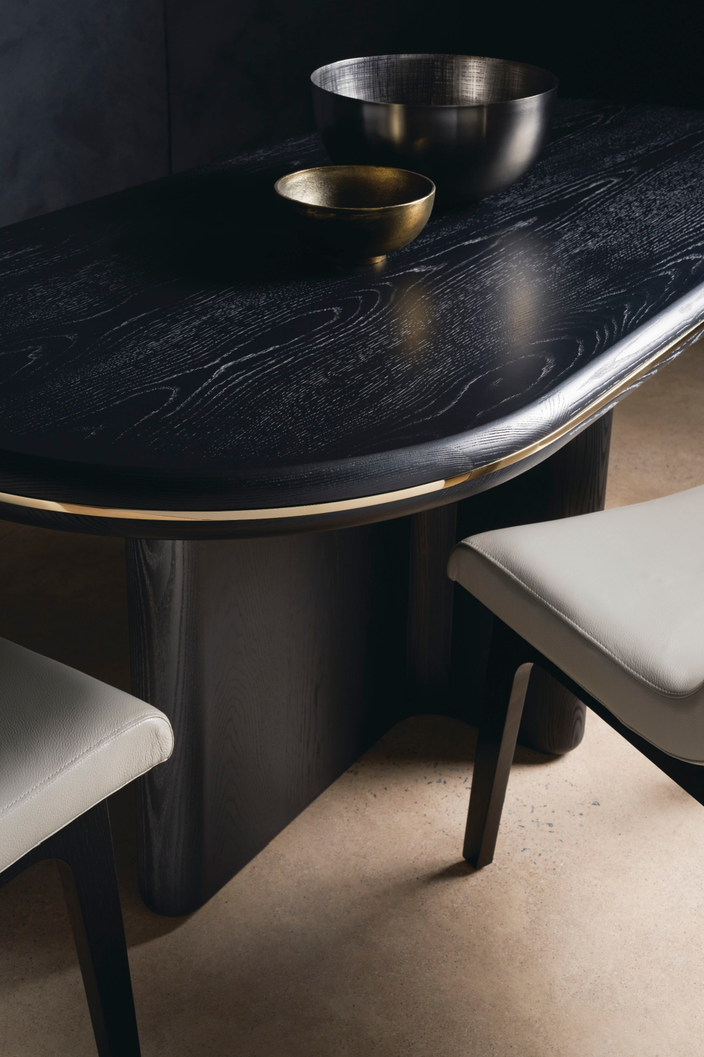 Oval Black Dining Table | Caracole Monty | Oroa.com