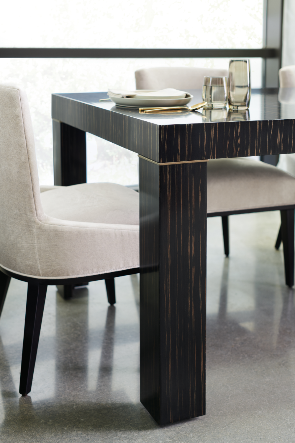 Striated Wood Extendable Dining Table | Caracole Edge | Oroa.com