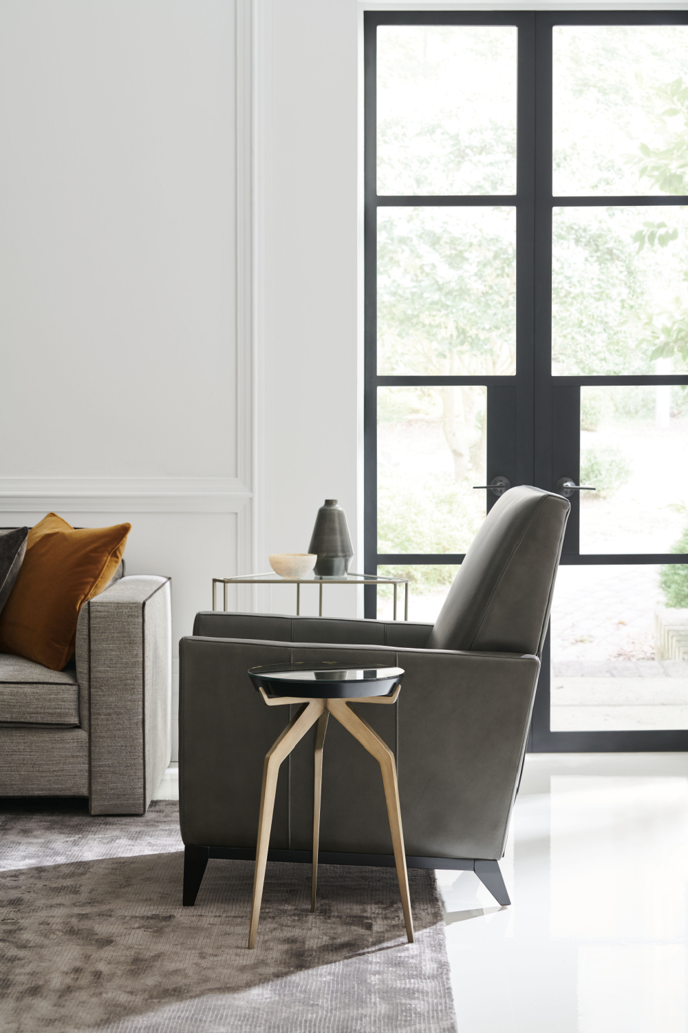 Black Leather Reclining Chair | Caracole Lean On Me | Oroa.com