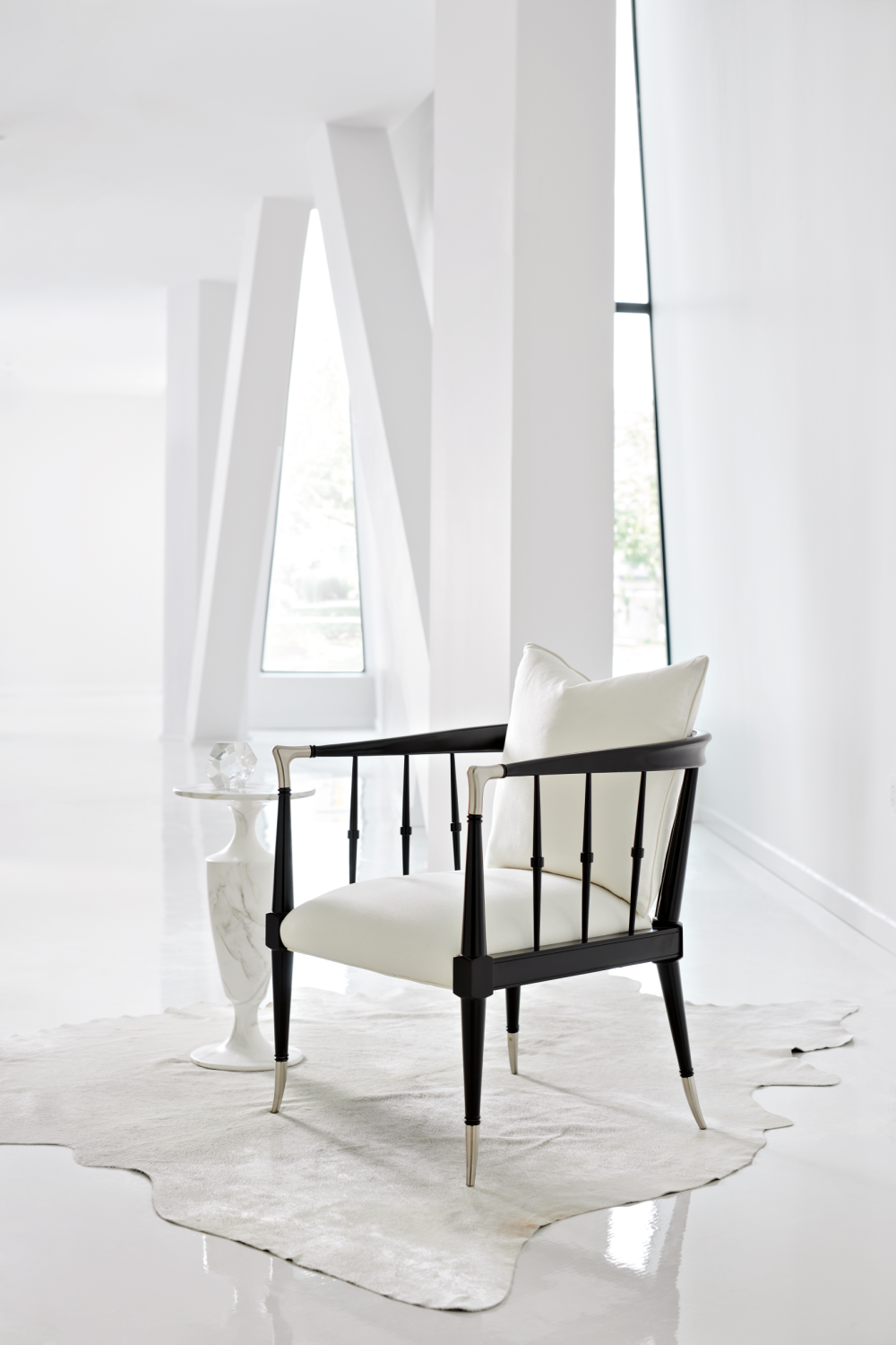 Modern Windsor Accent Chair | Caracole Black Beauty | Oroa.com