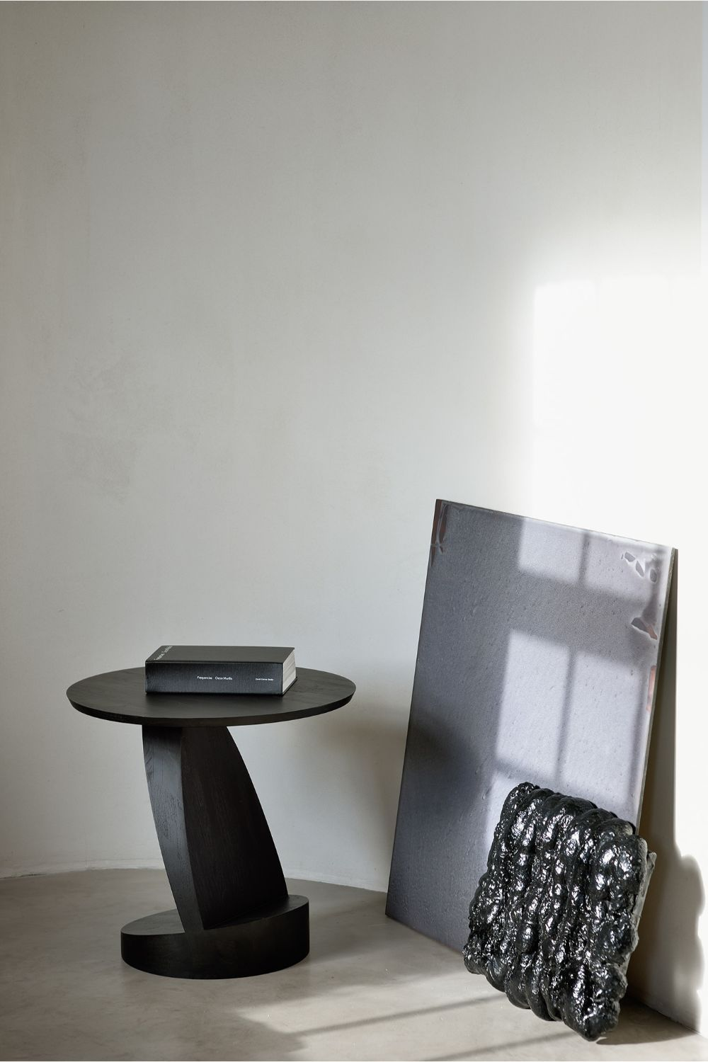 Teak Black Side Table | Ethnicraft Oblic | Oroa.com