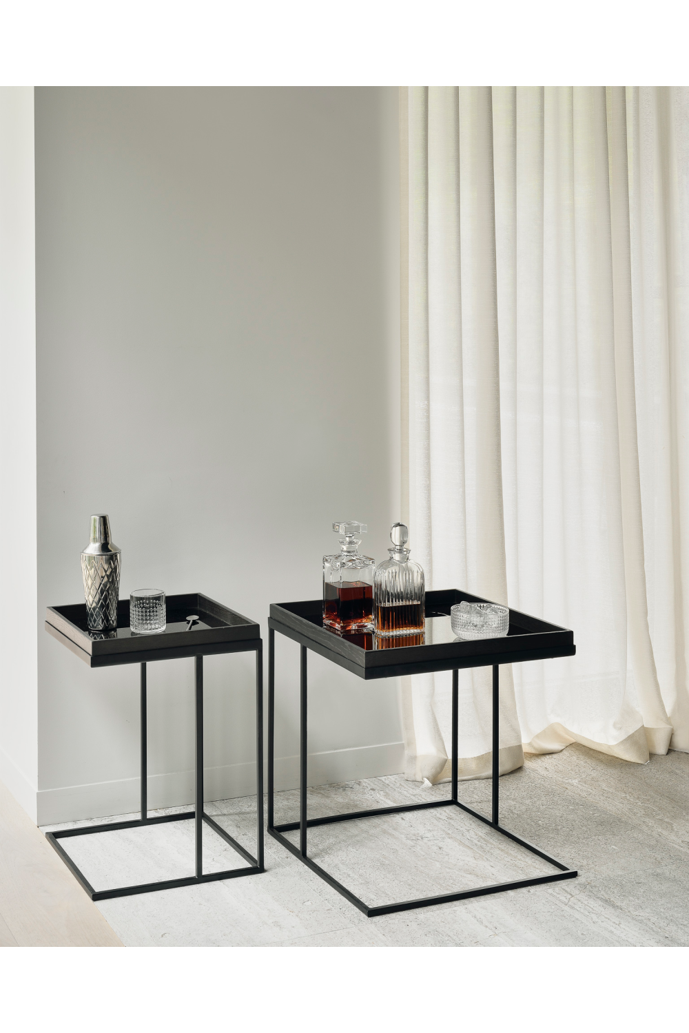 Black Metal Tray Side Table | Ethnicraft Square | Oroa.com