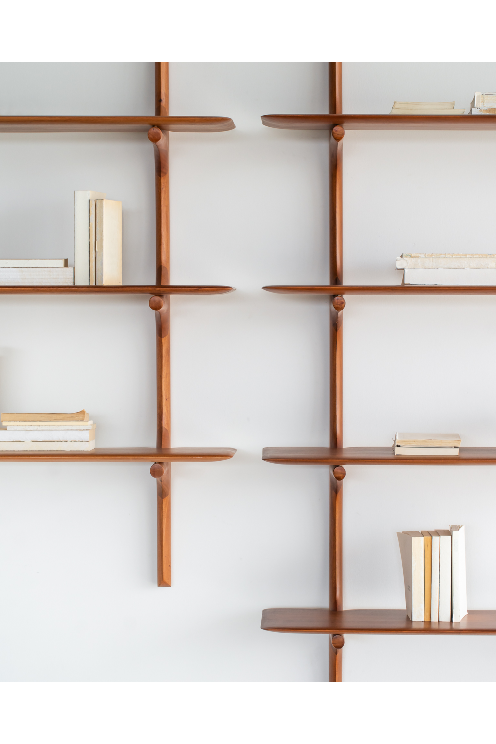 Varnished Mahogany Wall Shelf | Ethnicraft PI | Oroa.com