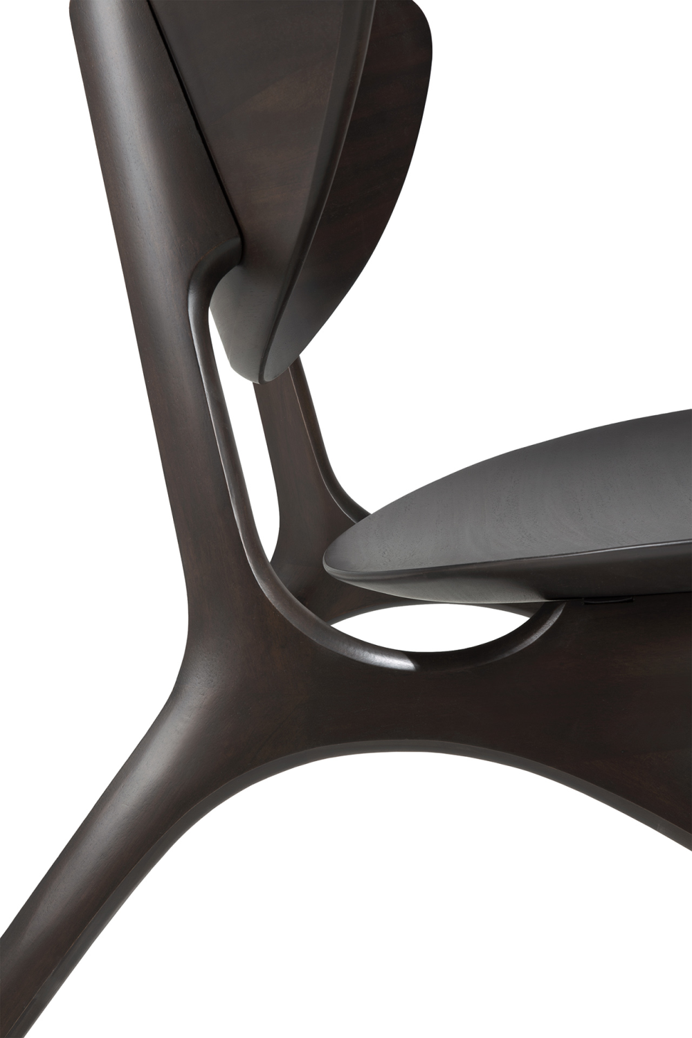 Mahogany Curved Lounge Chair | Ethnicraft Eye | Oroa.com