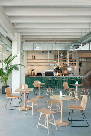 Square Pedestal Dining Table | Ethnicraft Torsion | OROA.COM