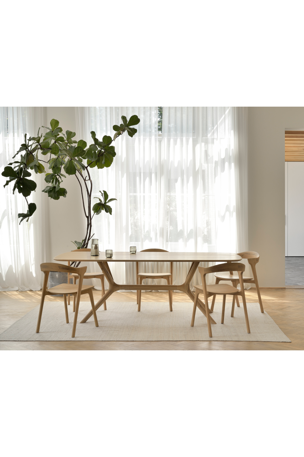 Cross Leg Oak Dining Table | Ethnicraft Oak | OROA.COM