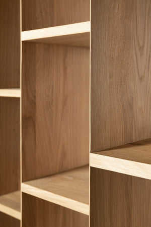 Oiled Oak Bookcase | Ethnicraft Stairs | Oroa.com