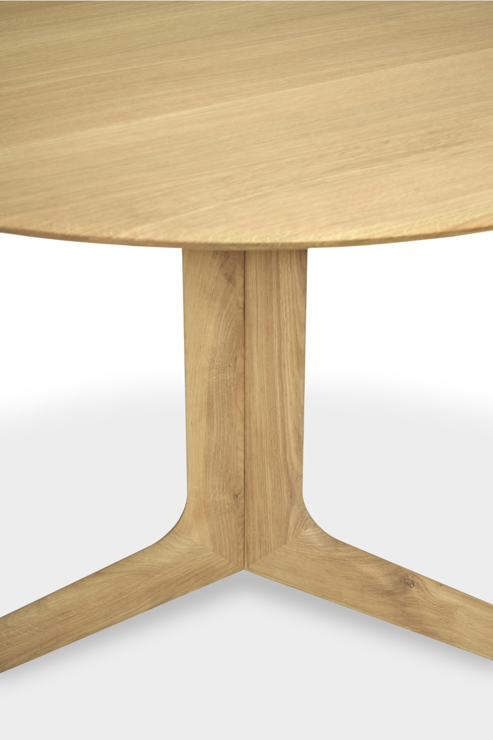 Round Oak Dining Table | Ethnicraft Corto | Oroa.com