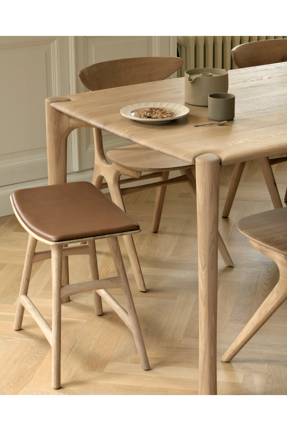 Upholstered Oak Dining Stool | Ethnicraft Osso | Oroa.com