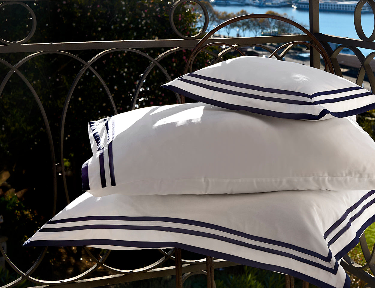 430TC Sateen Striped Pillowcase Set | Amalia Home Sonata  | Oroa.com