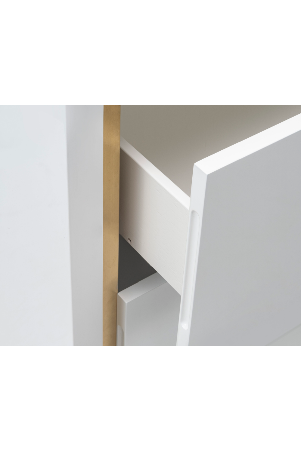 White Lacquered 3-Drawer Chest | Liang & Eimil Utopia | Oroa.com