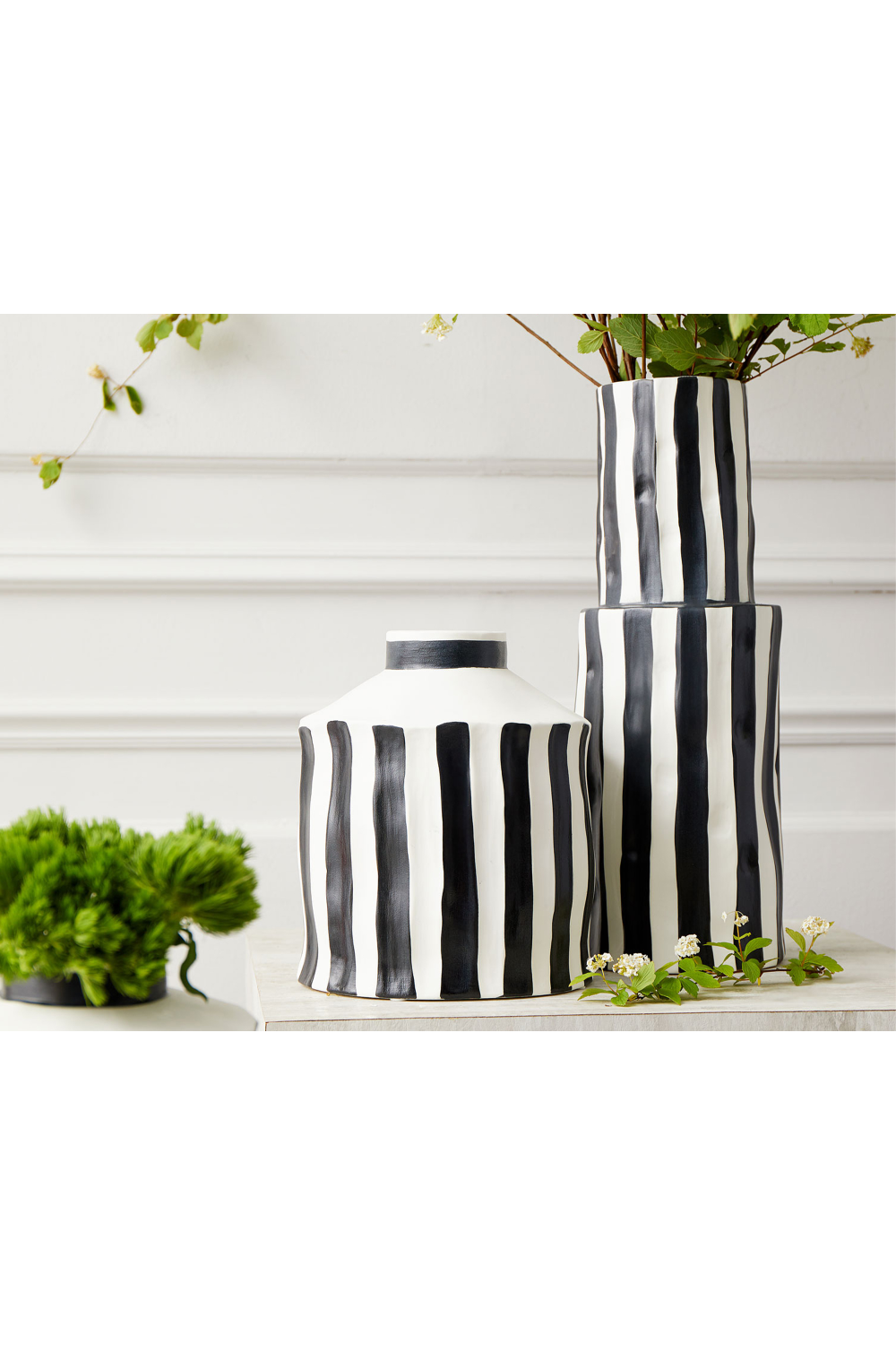 Black & White Ceramic Vase - L | Liang & Eimil Weston II | OROA.com