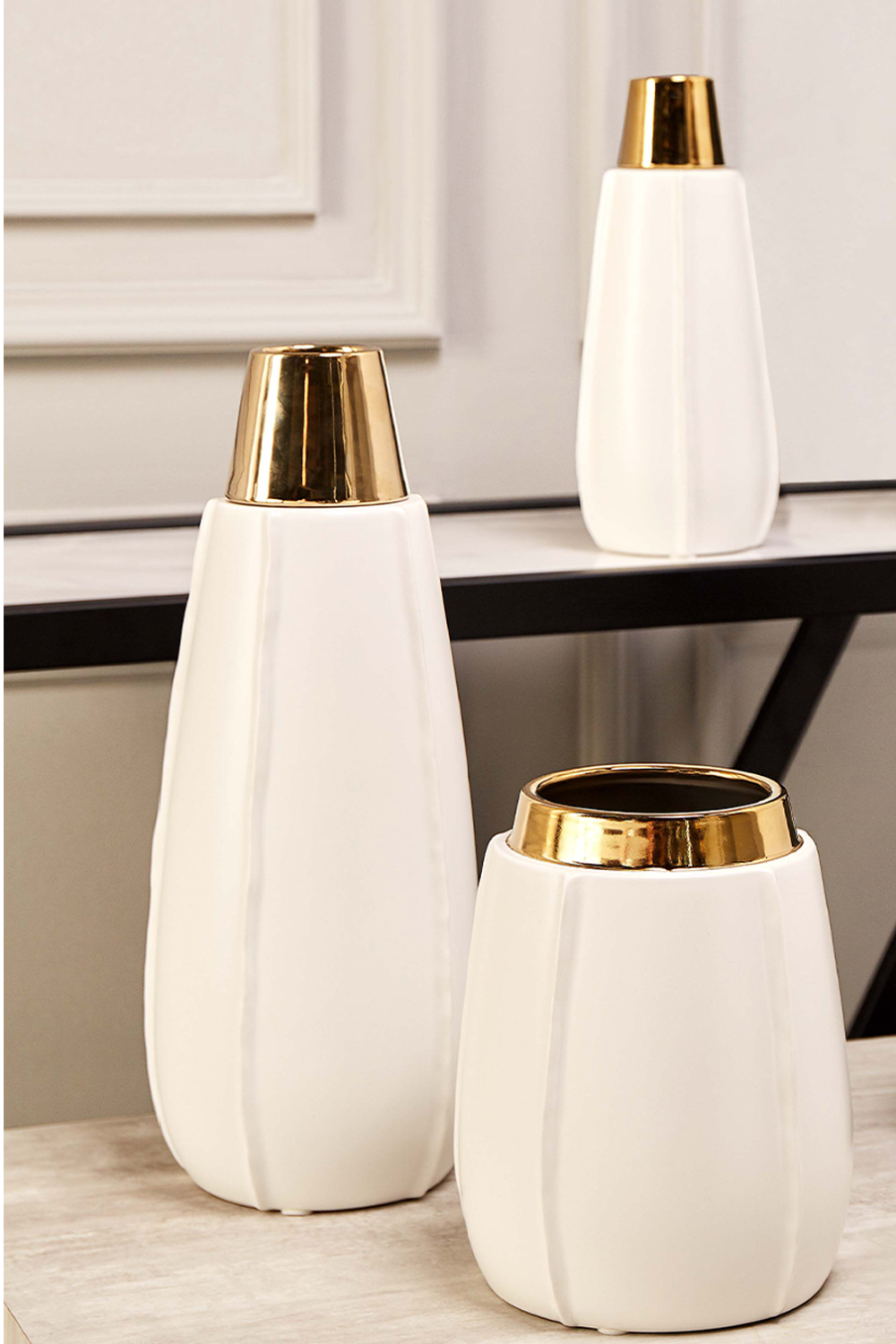 White Ceramic Modern Vase | Liang & Eimil Vicar | Oroa.com