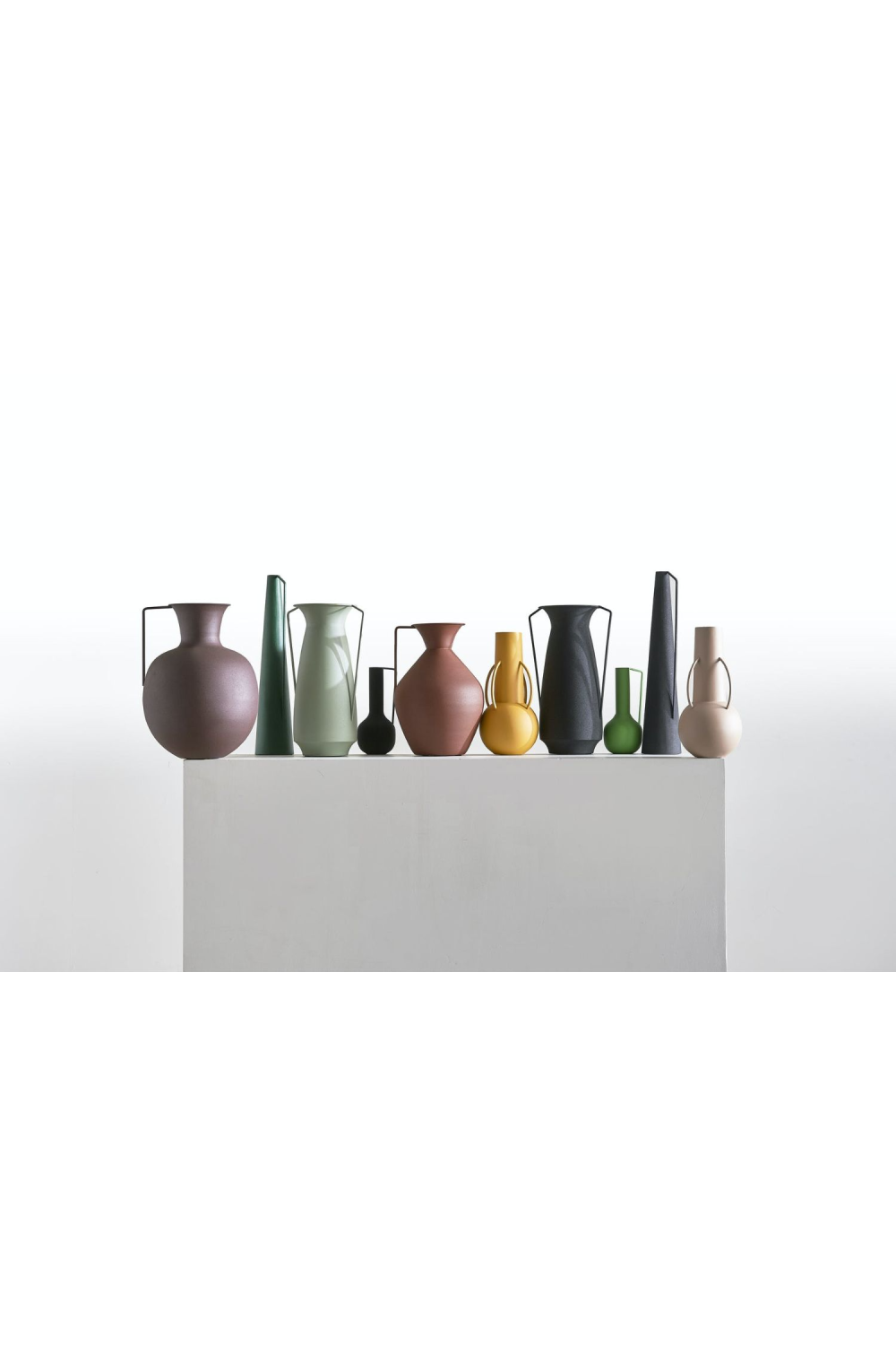 Black Metal Vase | Pols Potten Roman | Oroa.com