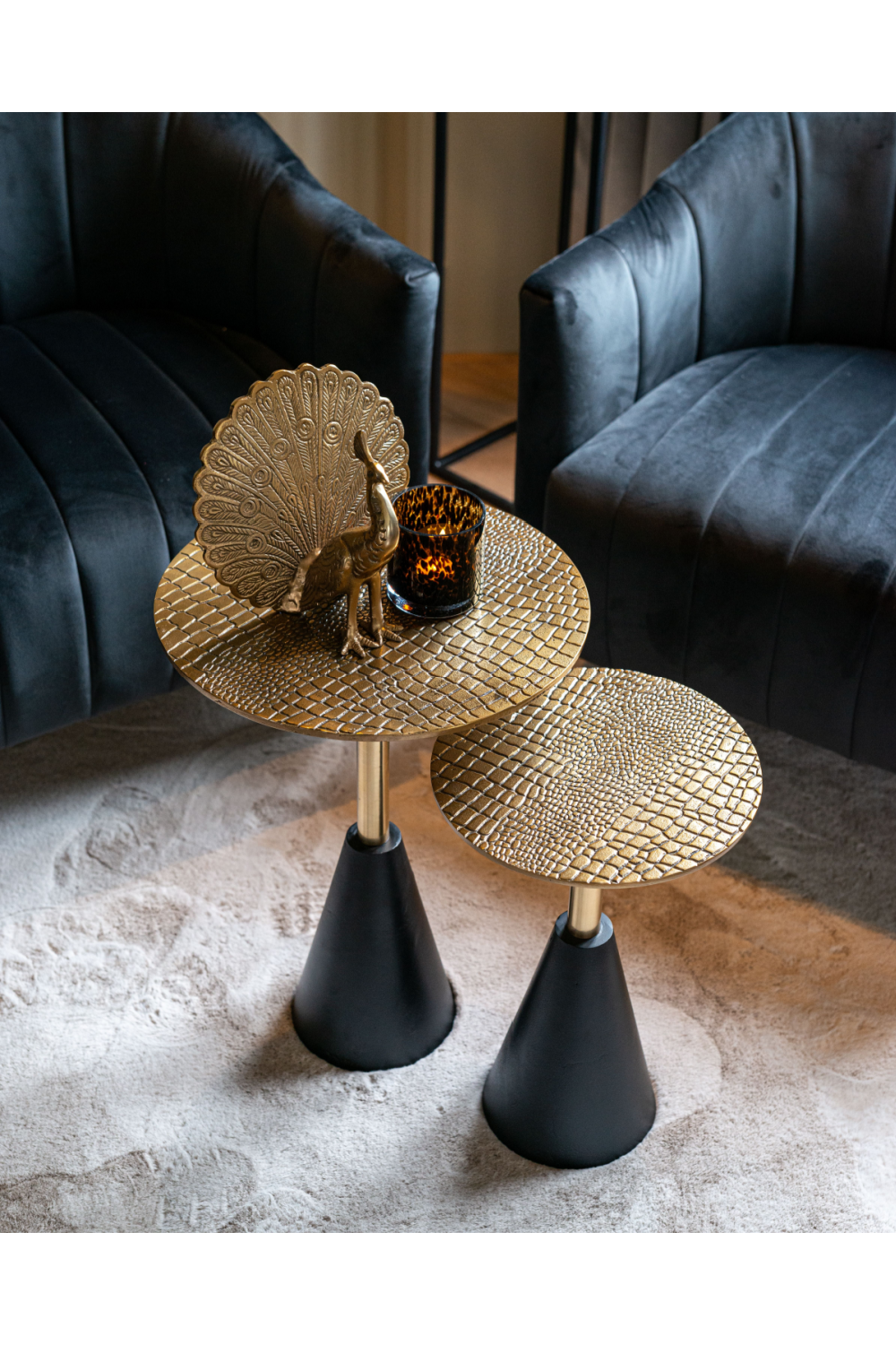 Golden Aluminum Pedestal Side Table S | OROA Cobra | OROA.com