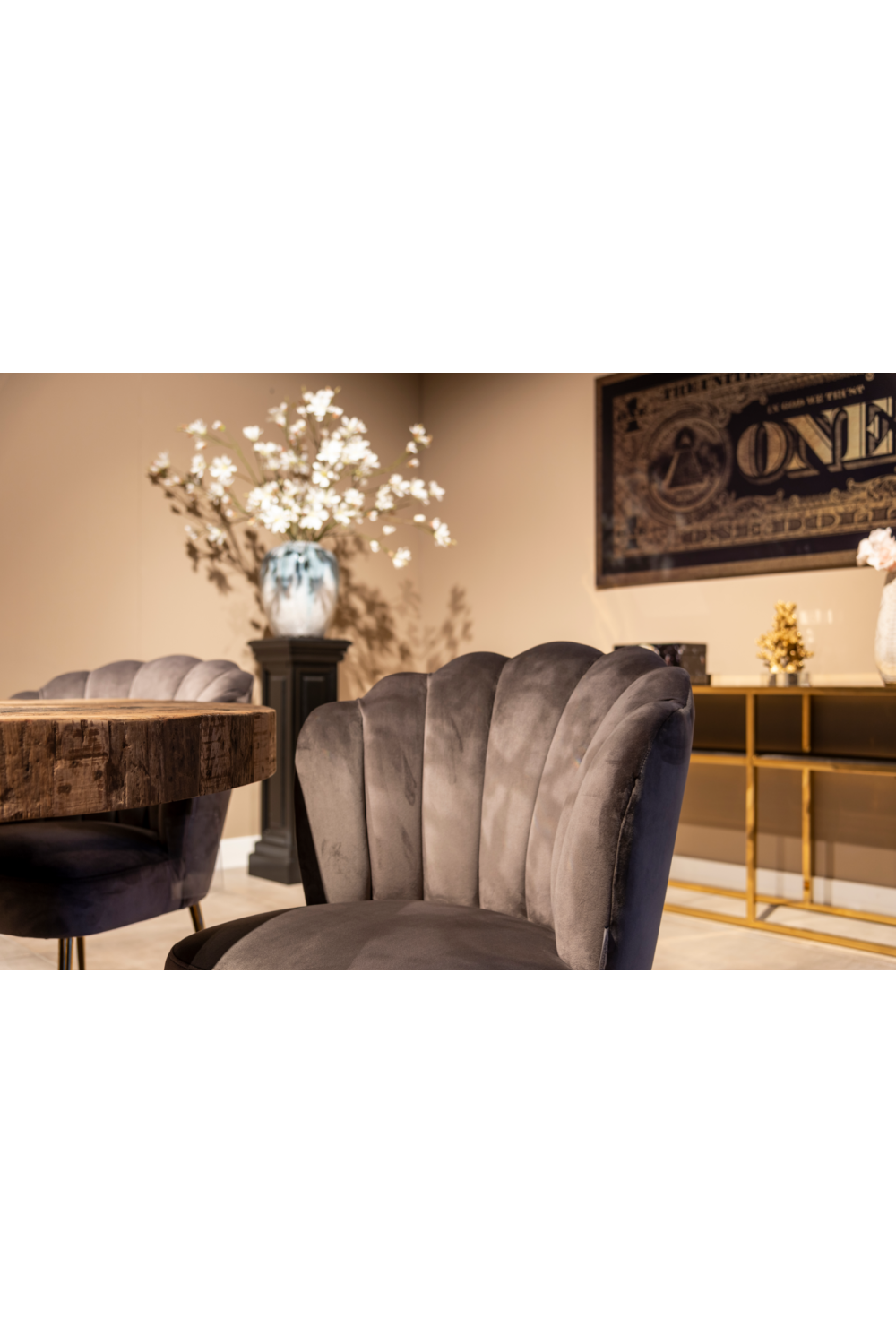 Scalloped Stone Velvet Gold Leg Chair | OROA | OROA