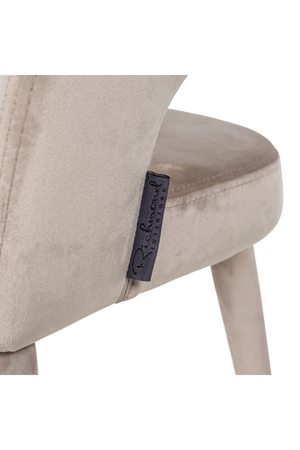 Modern Velvet Armchair | OROA Gia | Oroa.com