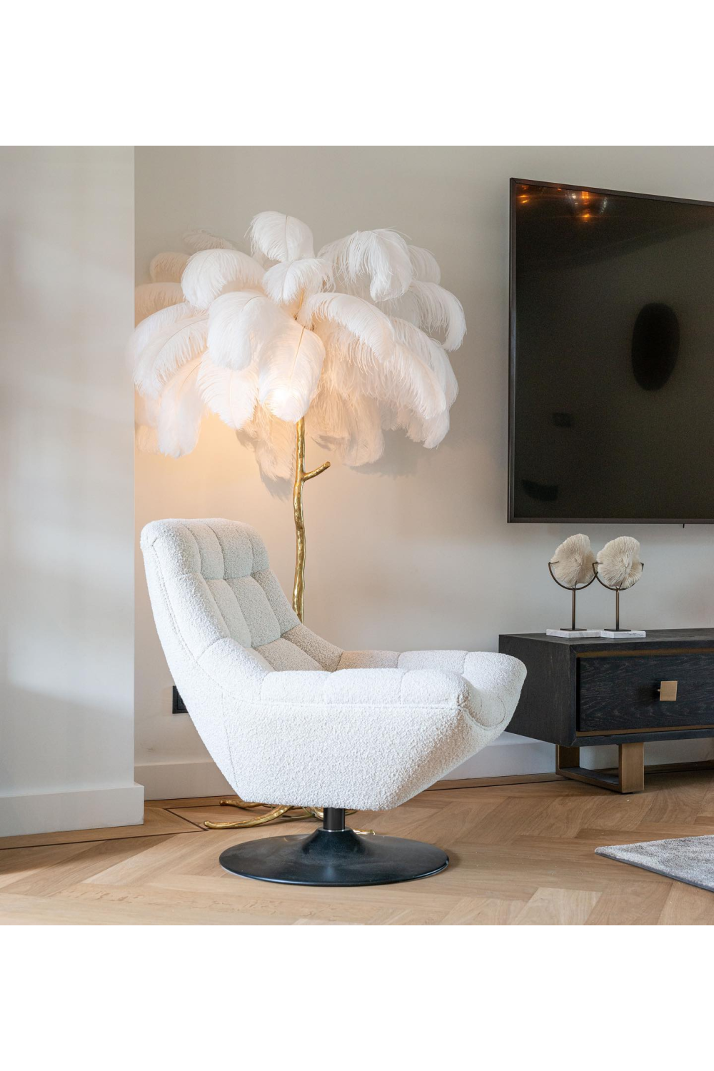 White Bouclé Pedestal Swivel Chair | OROA Richelle | Oeoa.com