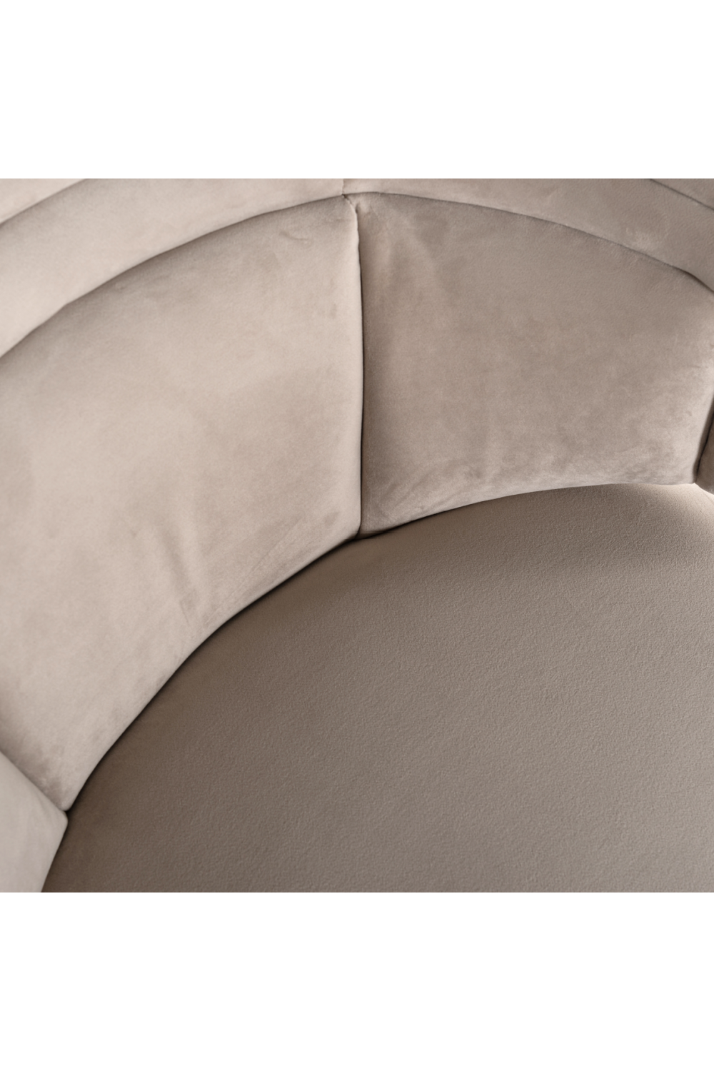 Modern Velvet Easy Chair | OROA Hazel | Oroa.com