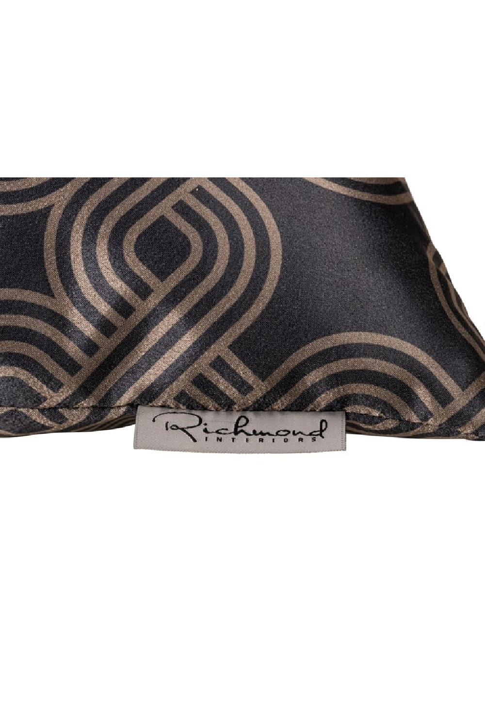 Dark Chain Patterned Pillow | OROA Meagan | Oroa.com