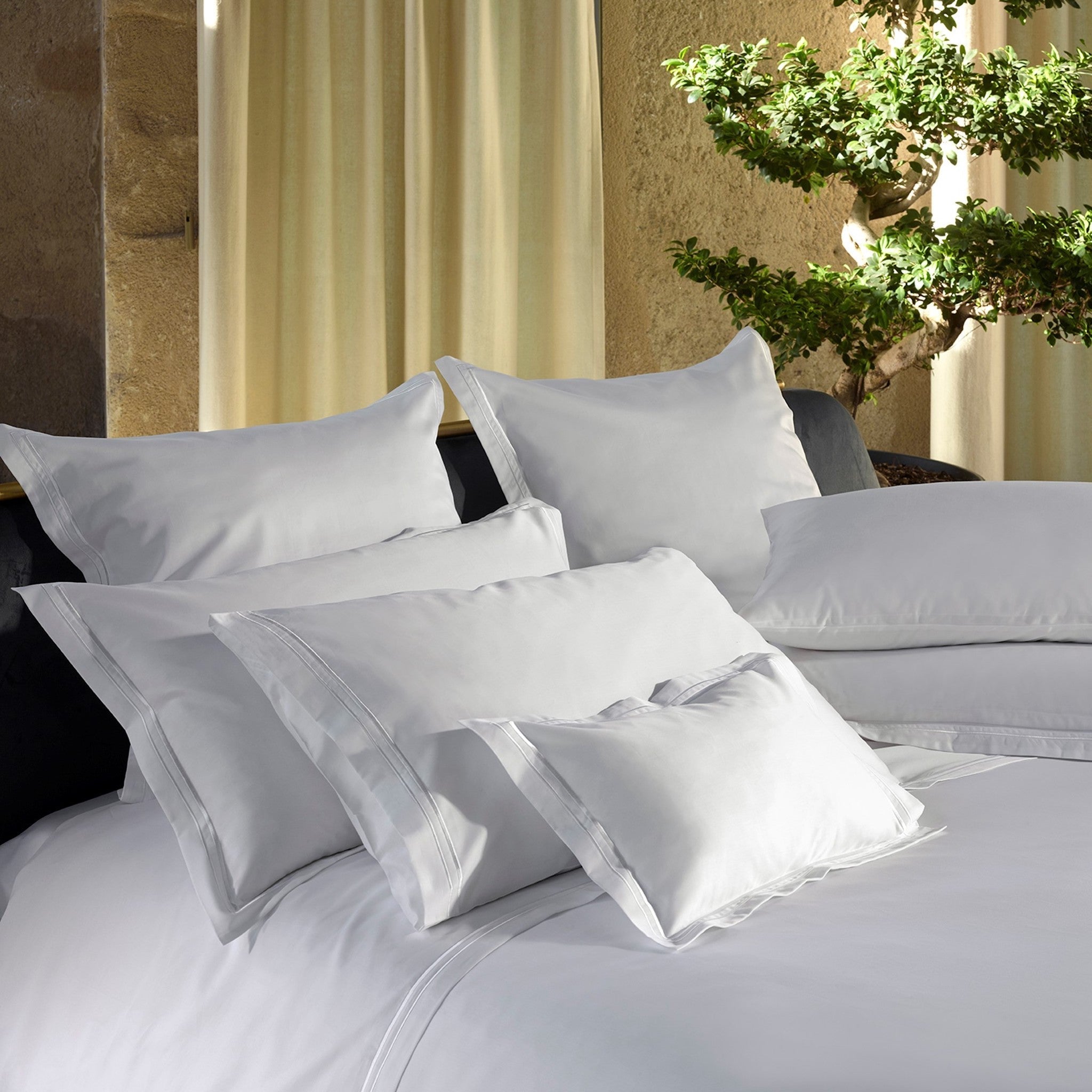 2000TC White Sateen Boudoir | Amalia Home Sublime| Oroa.com