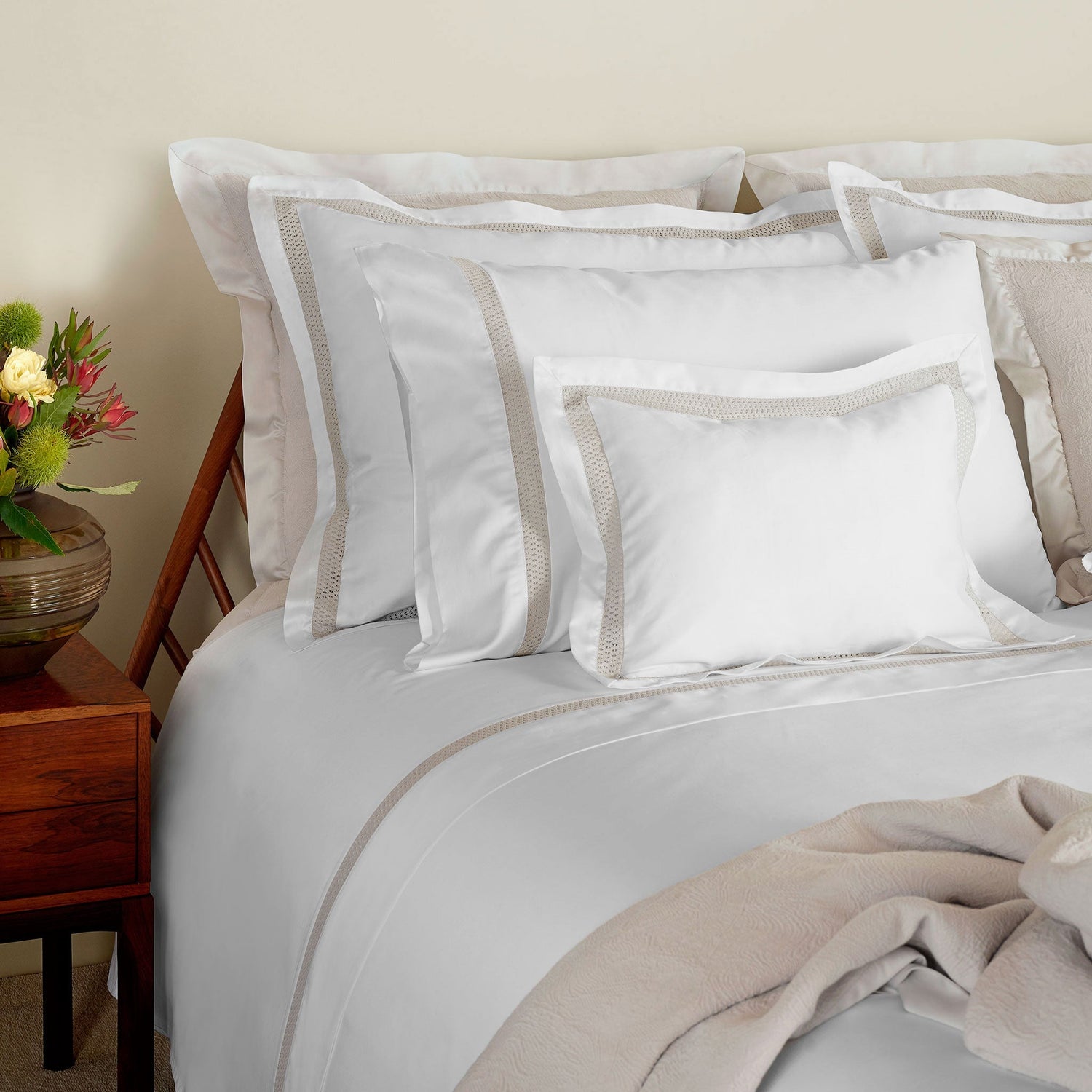 430TC Sateen Laced Flat Sheet | Amalia Home Sónia | Oroa.com